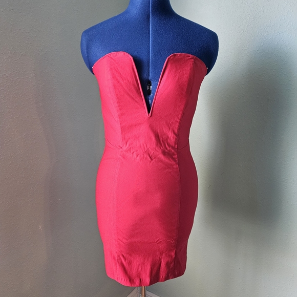 Windsor Dresses & Skirts - Windsor Red Strapless Large Mini Dress